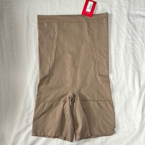 Spanx Sculpt High Waisted Mid Thigh Short - L